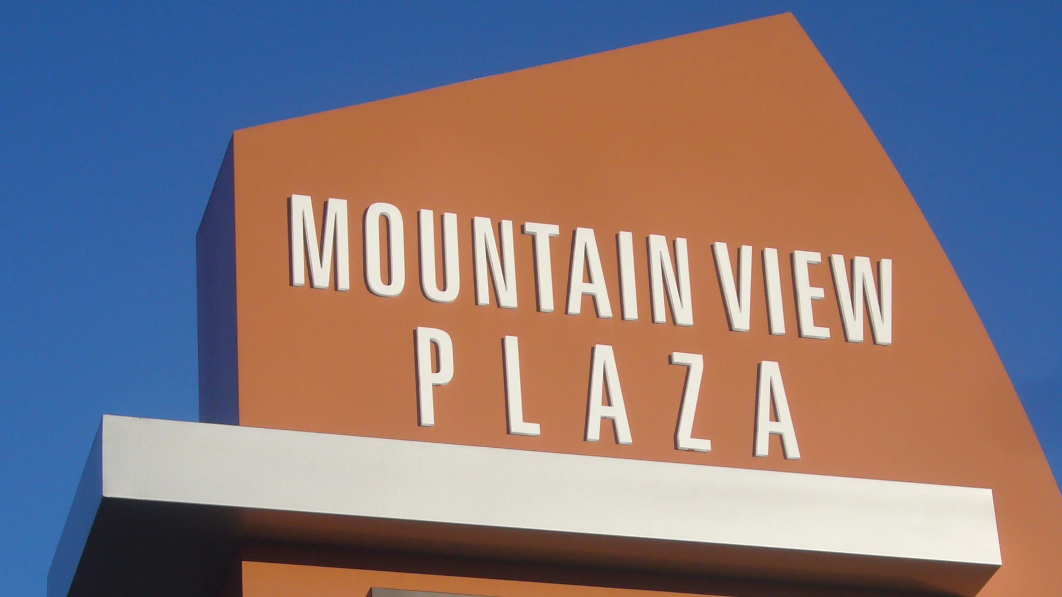 Mountain View Plaza Signage