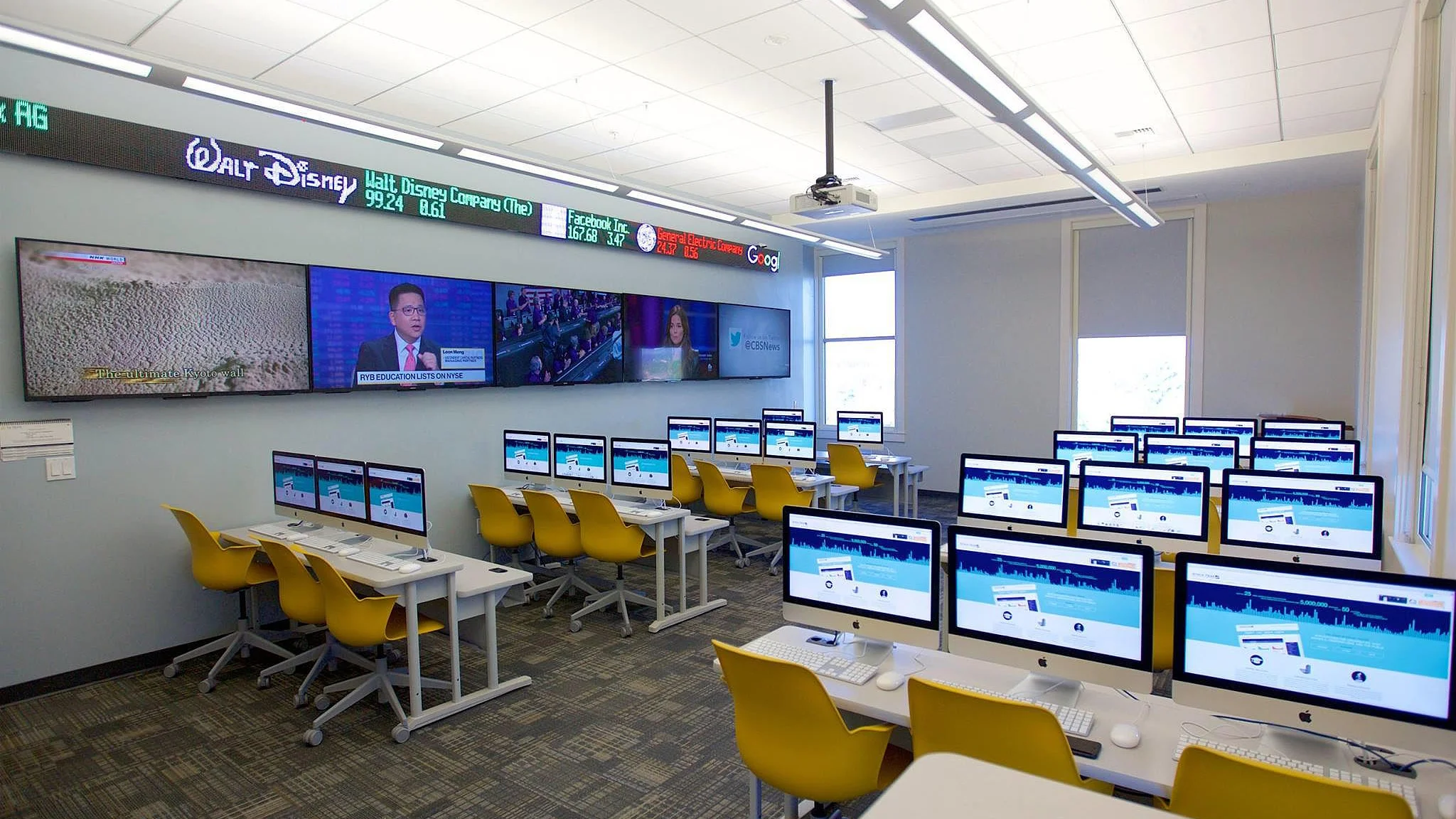 csm_business-schools-new-high-tech-02_02043bed4f_16-3.jpg