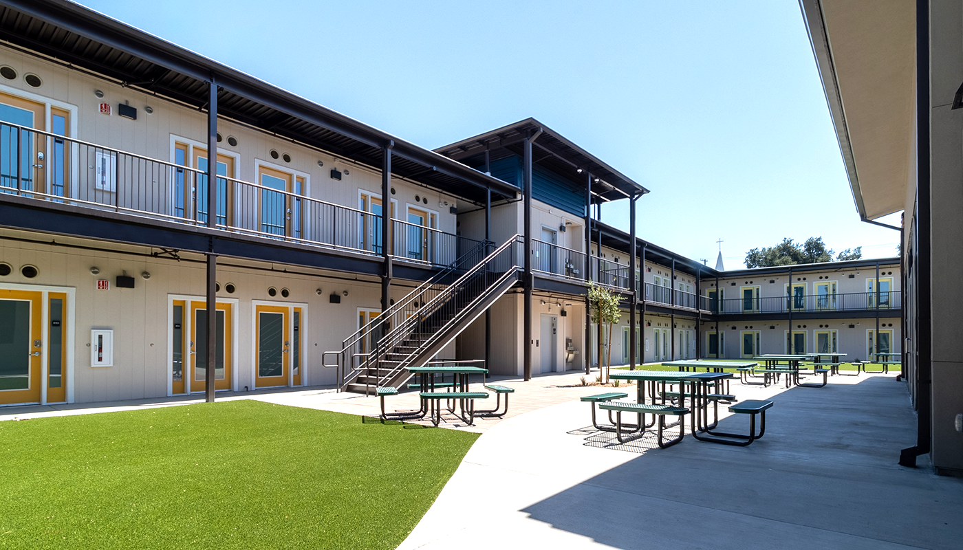 10_Courtyard.png