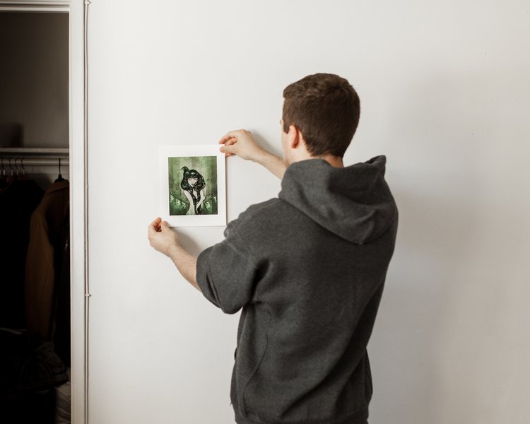 model hanging printed art