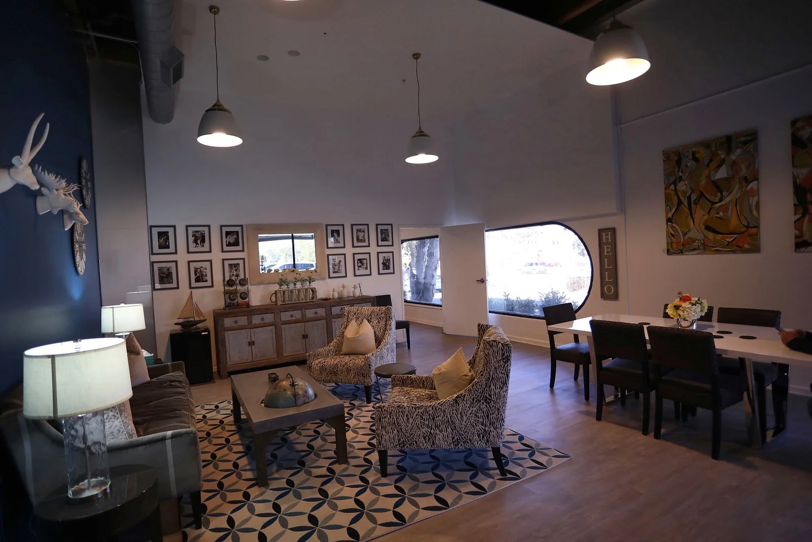 Santa Monica lounge