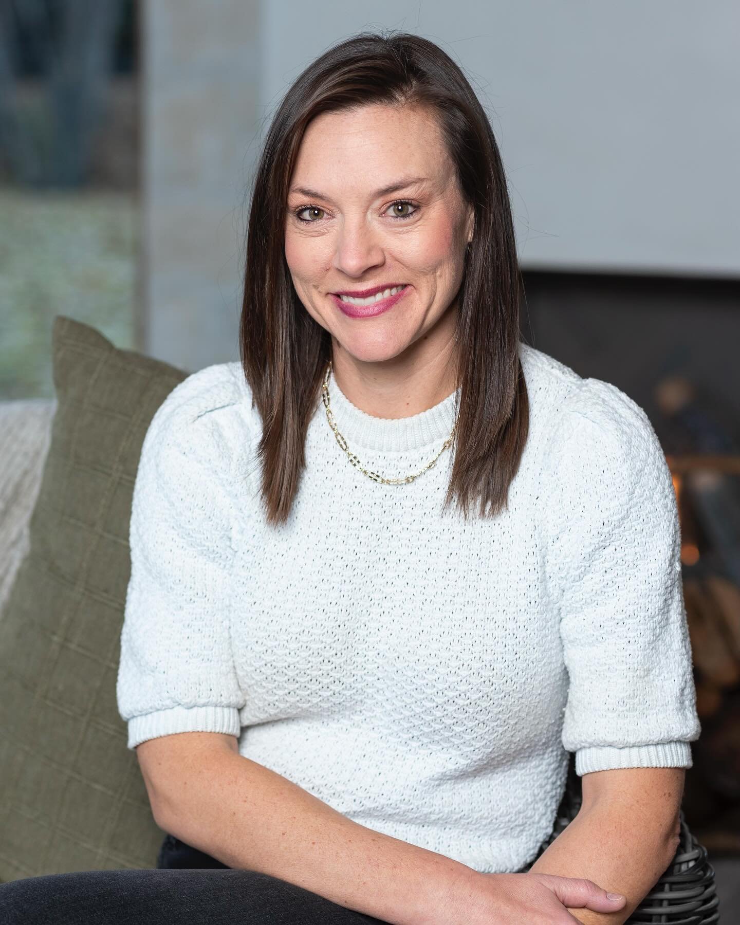 👋 We&rsquo;re reintroducing the faces behind The Arrow Group &mdash; because great service starts with a great team. 👋

Next Up: Get To Know LORA!

🏝️Where in the world would you buy a vacation house? 
&ldquo;Italy! Preferably the beach somewhere.