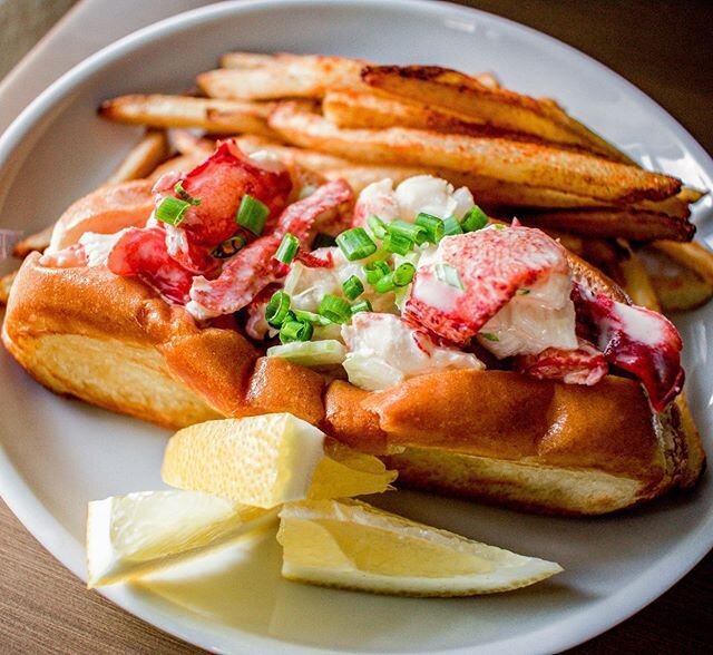 to remind myself that summertime is on the horizon, i made myself the perfect summer sandwich: lobster rolls. @jenlourie is the official spokesperson for #Maine and told me that nothing goes on her rolls except for the tiniest amount of mayo and some