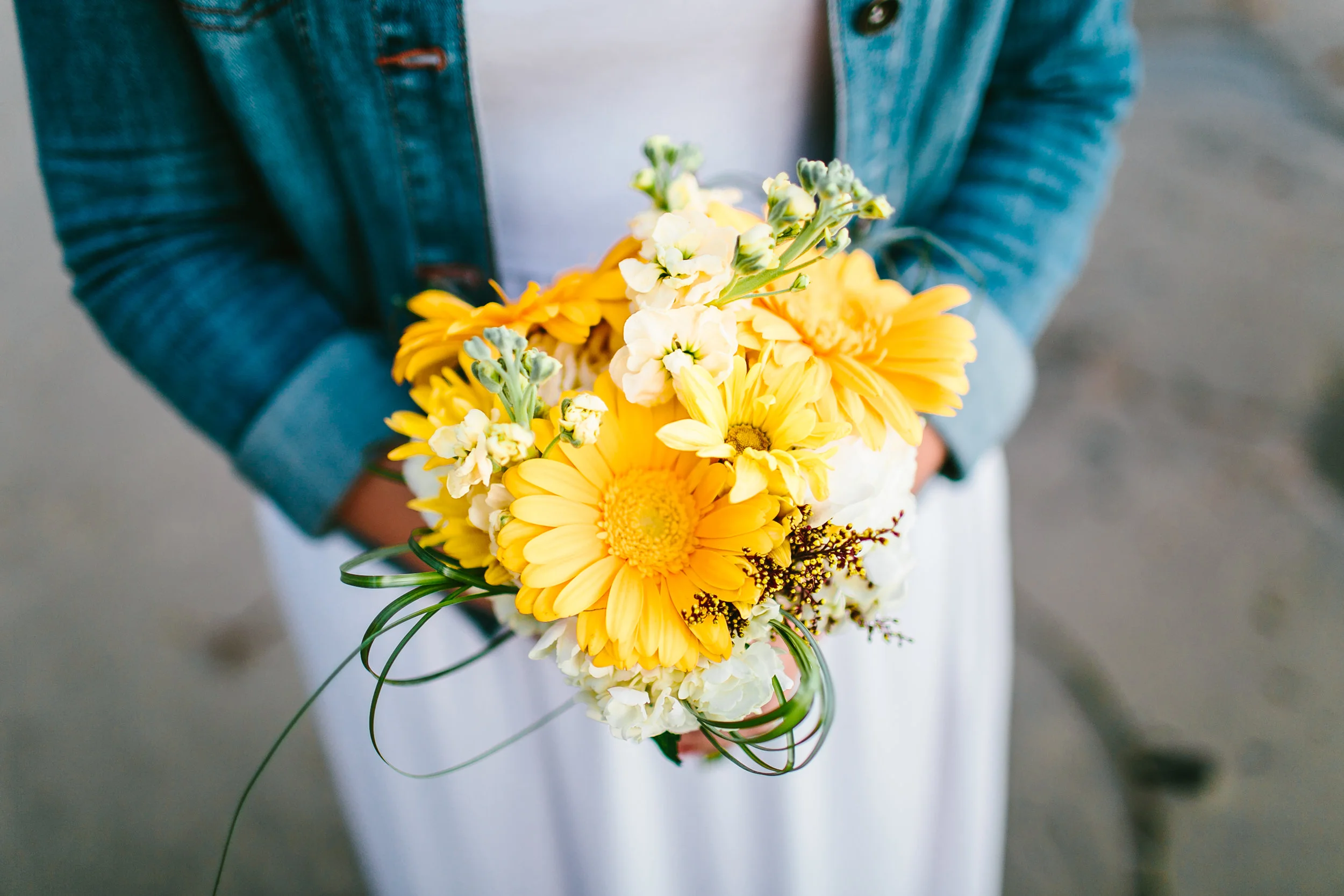 1,000 Yellow Daisies. Basically. (Photos by: Macon Photography )