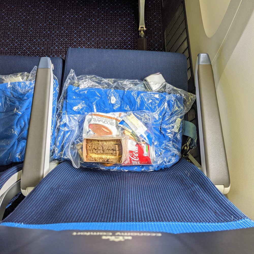 KLM snack pack