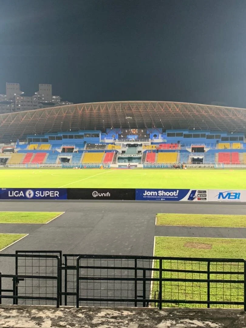 Pitch Side Girl Get Your Priority Right Padangbolasepak