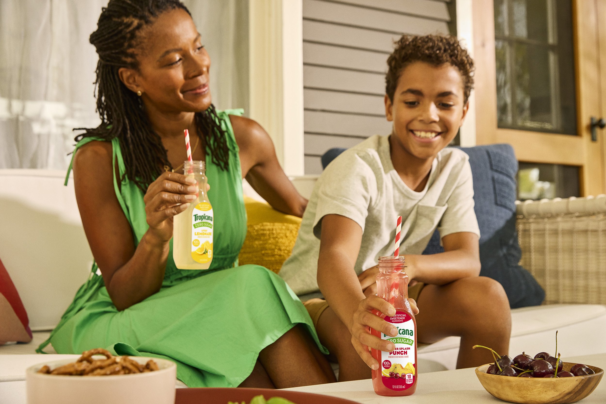 TROPICANA_LIFESTYLE_OUTDOOR_PORCH_SHOT_1_0563_R3.JPG