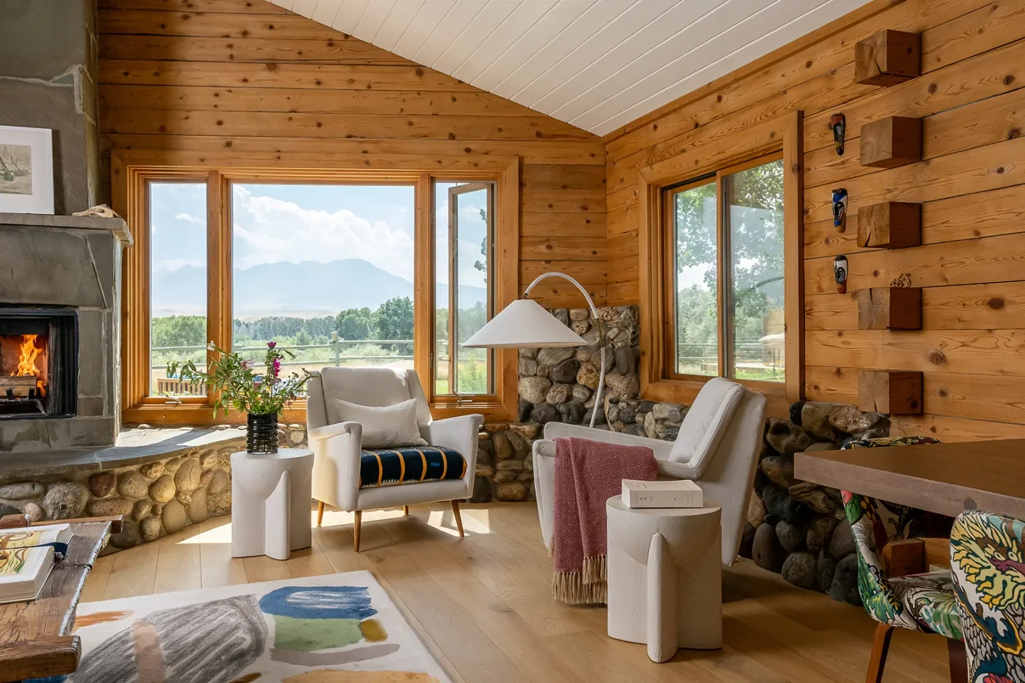 Fiona-West-Montana-Home-Tour-Domino10.webp