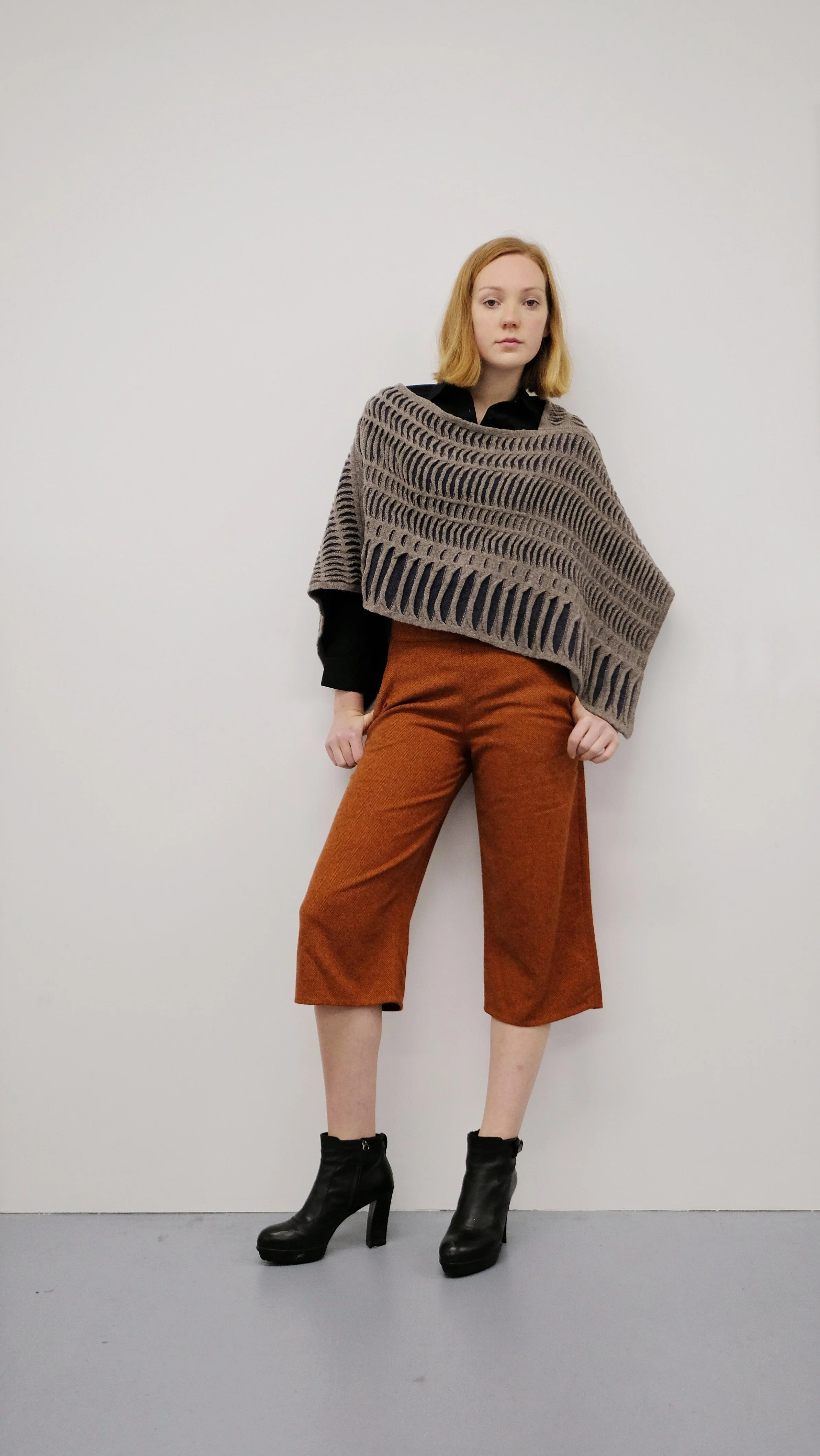 Tonal Oceanwave Poncho 4.jpeg