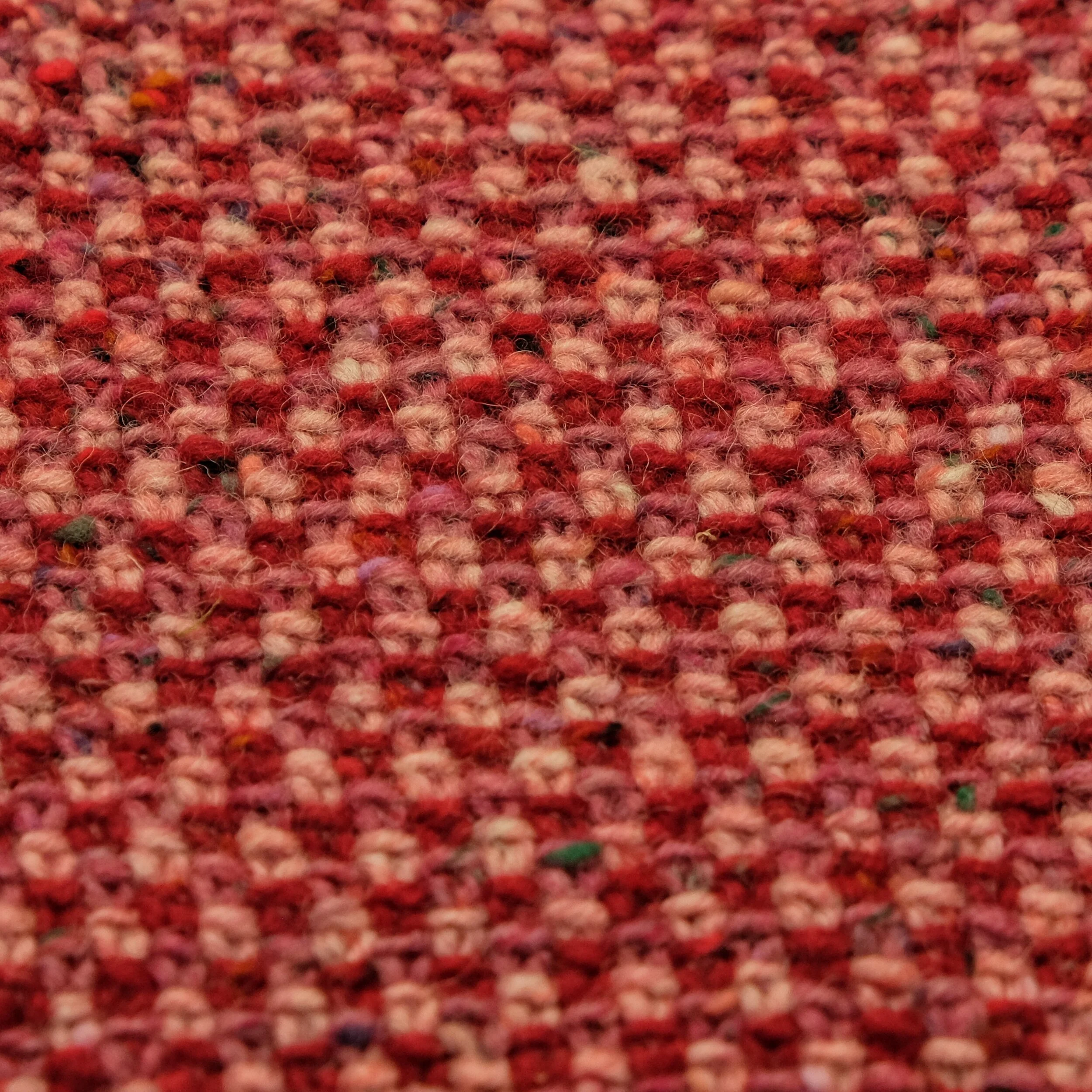 M19-165 100% Wool Berry.jpeg