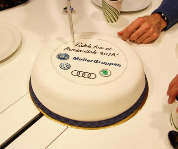Mollergruppen-kake2-600w.jpg