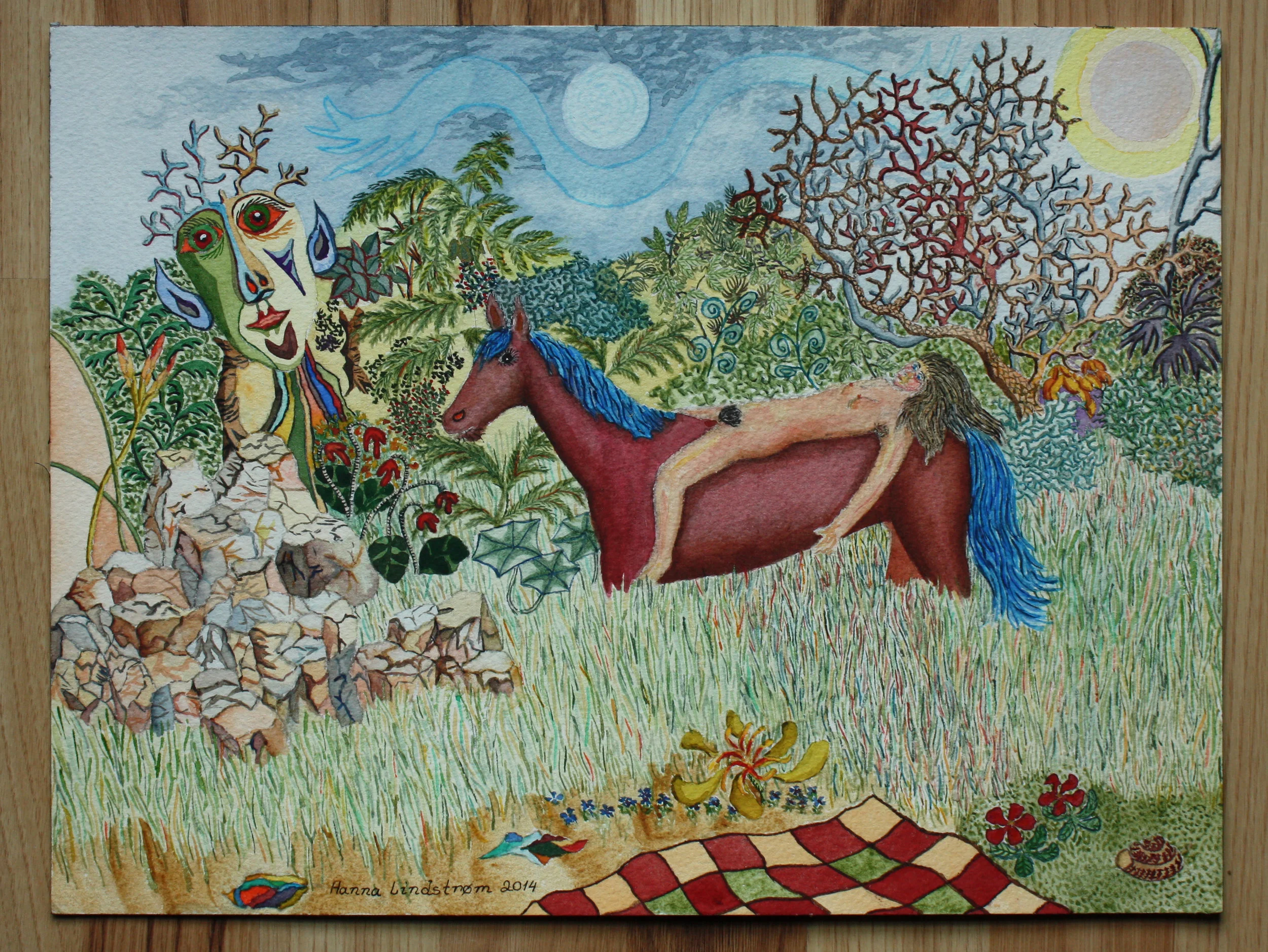 Nøgen pige liggende på ryggen af hest