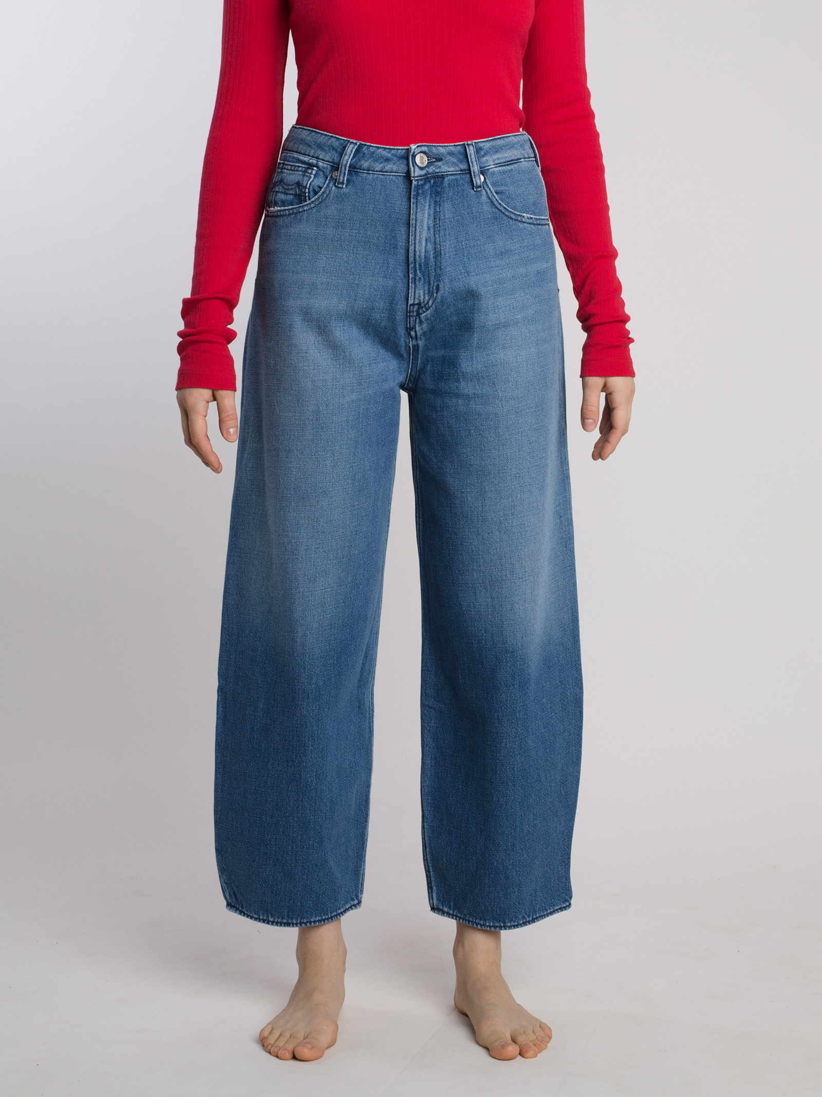 nachhaltige-mode-silfir-red-jeans.jpg