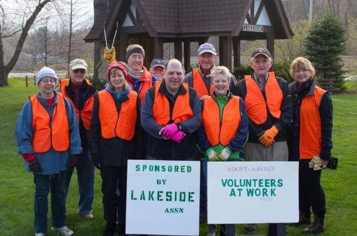 Lakeside volunteers.jpg
