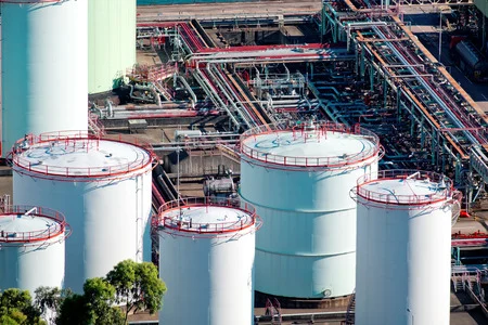 1OilRefinery.jpg