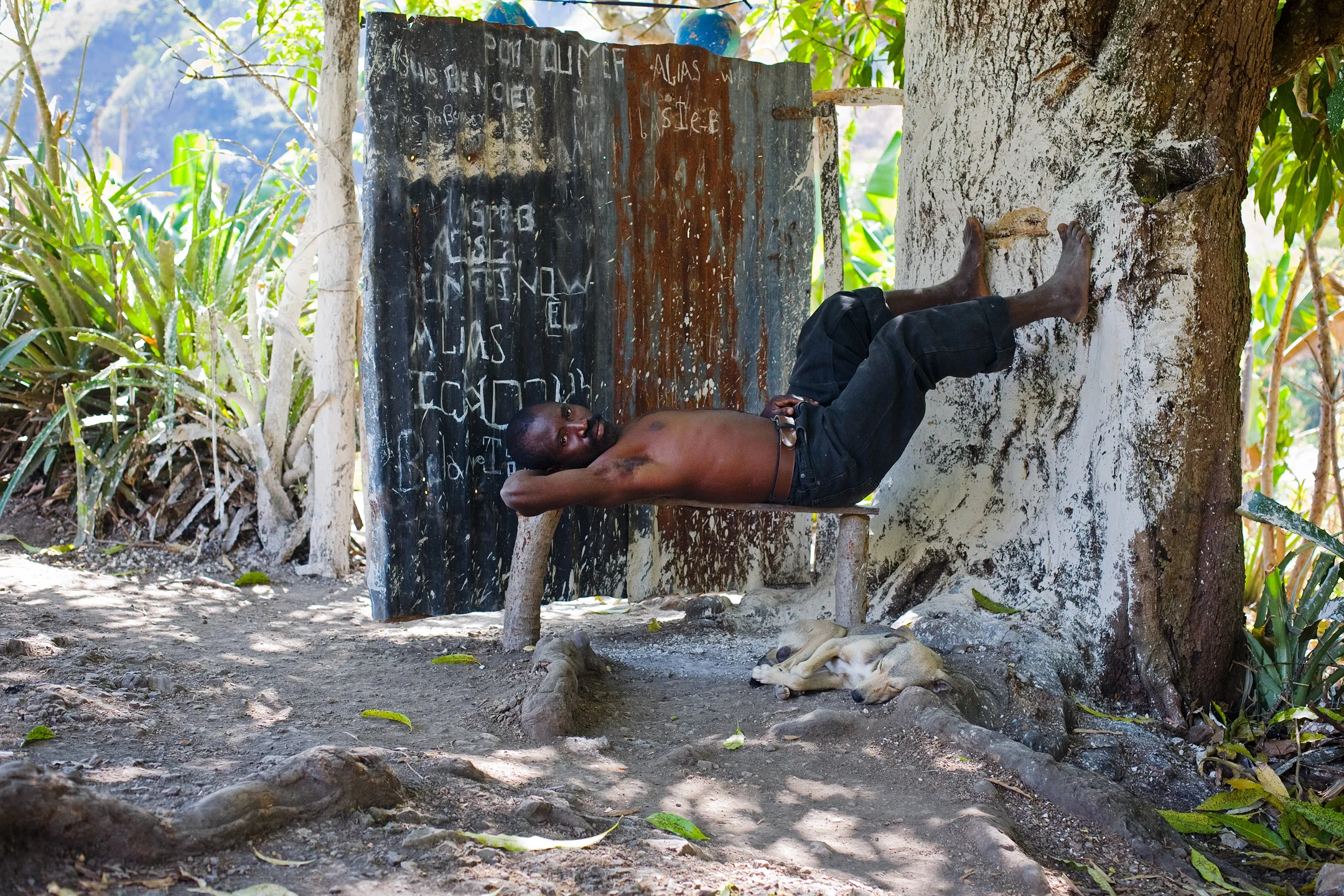 Man + Dog Resting in Shade (Boucan Carre, 01/08/11)