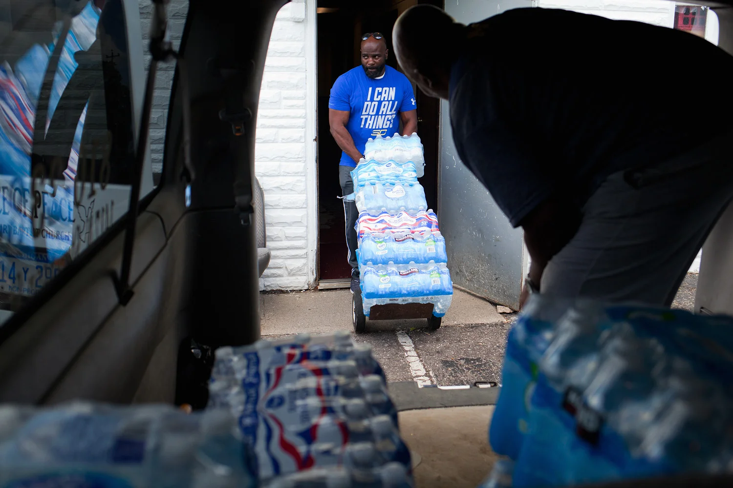 A local pastor makes bottled water deliveries to the most in need in Flint - 2017