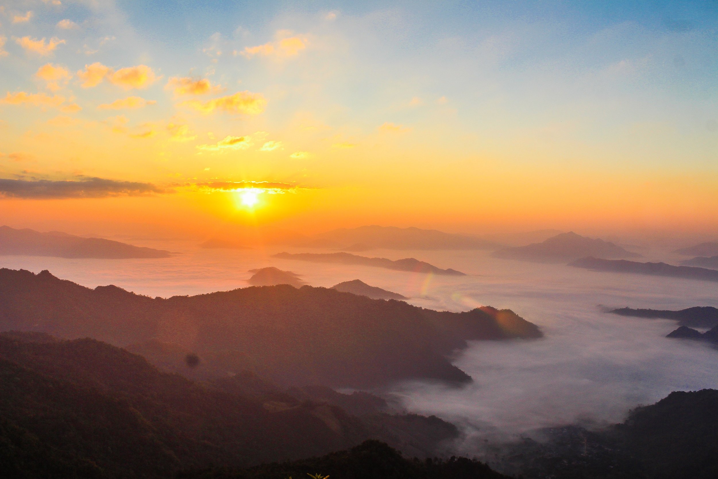 adventure-backlit-beautiful-733168.jpg