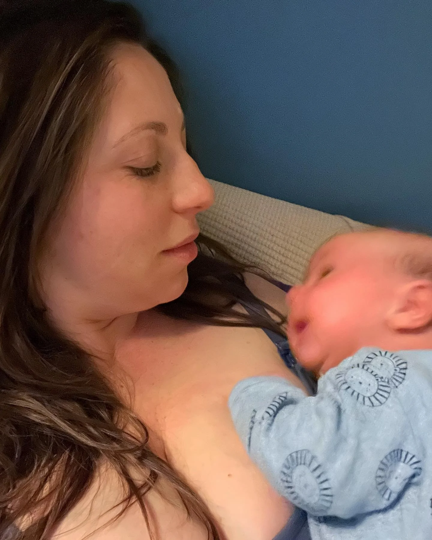 40 days postpartum 💕 
An important moment in time, honoured by many cultures to help mama and baby rest and recover after pregnancy and birth. 

Nourishing foods, accepting help, rest, and lots of snuggles are just some of the ways to support this t