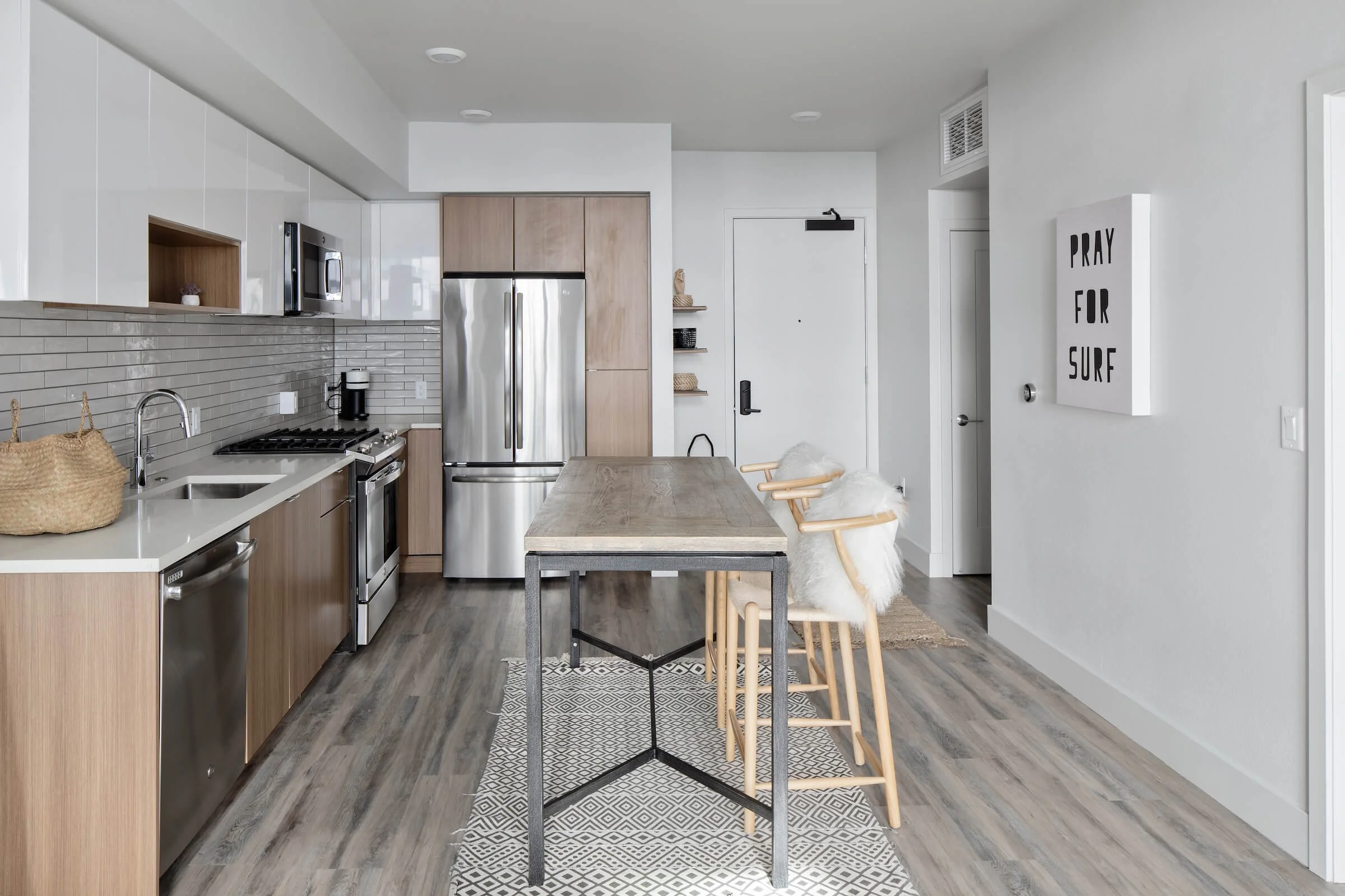 Assembly — Vida Design