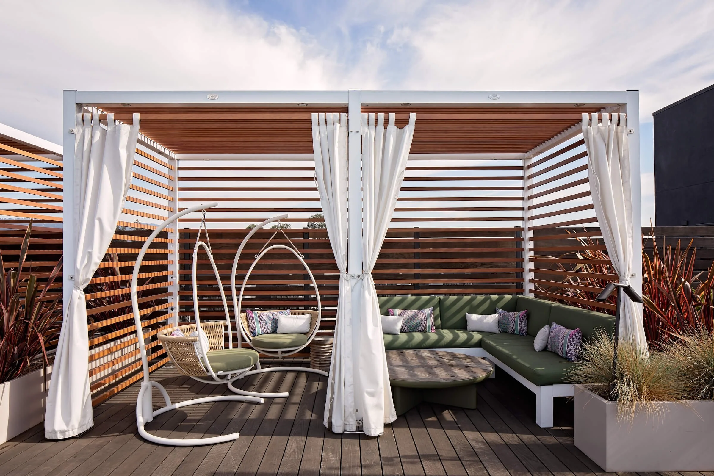 Assembly — Vida Design