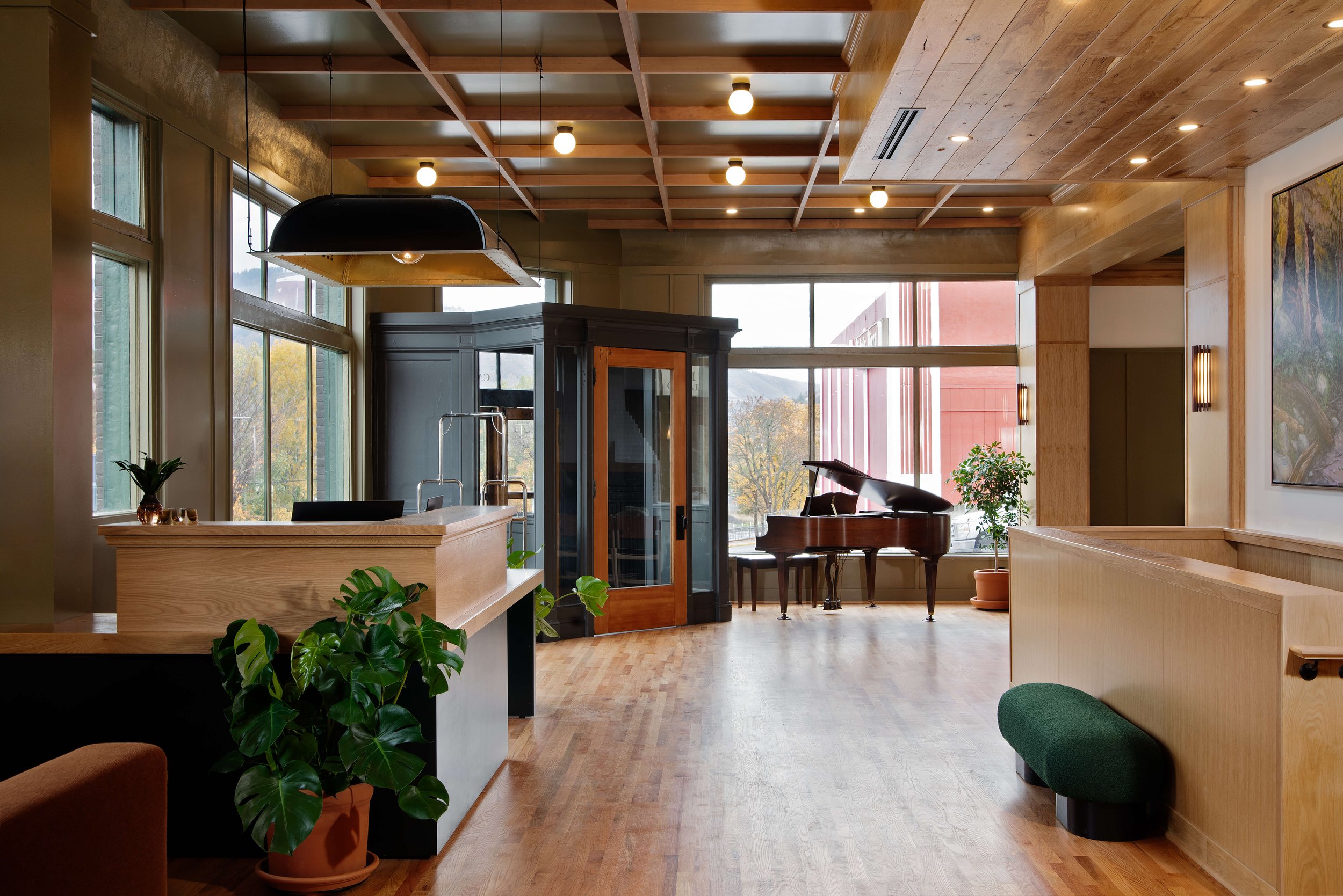 LIGHTWELL HOTEL#Hood River