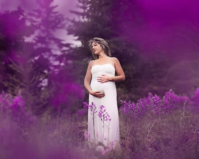 Earlier this week I spent the most lovely day with my life-long best friend, @mi_and_amelia, shooting in the flowers and apple trees of the valley. 
It&rsquo;s still so hard to believe, but there&rsquo;s only 5 more weeks until my little God-daughter