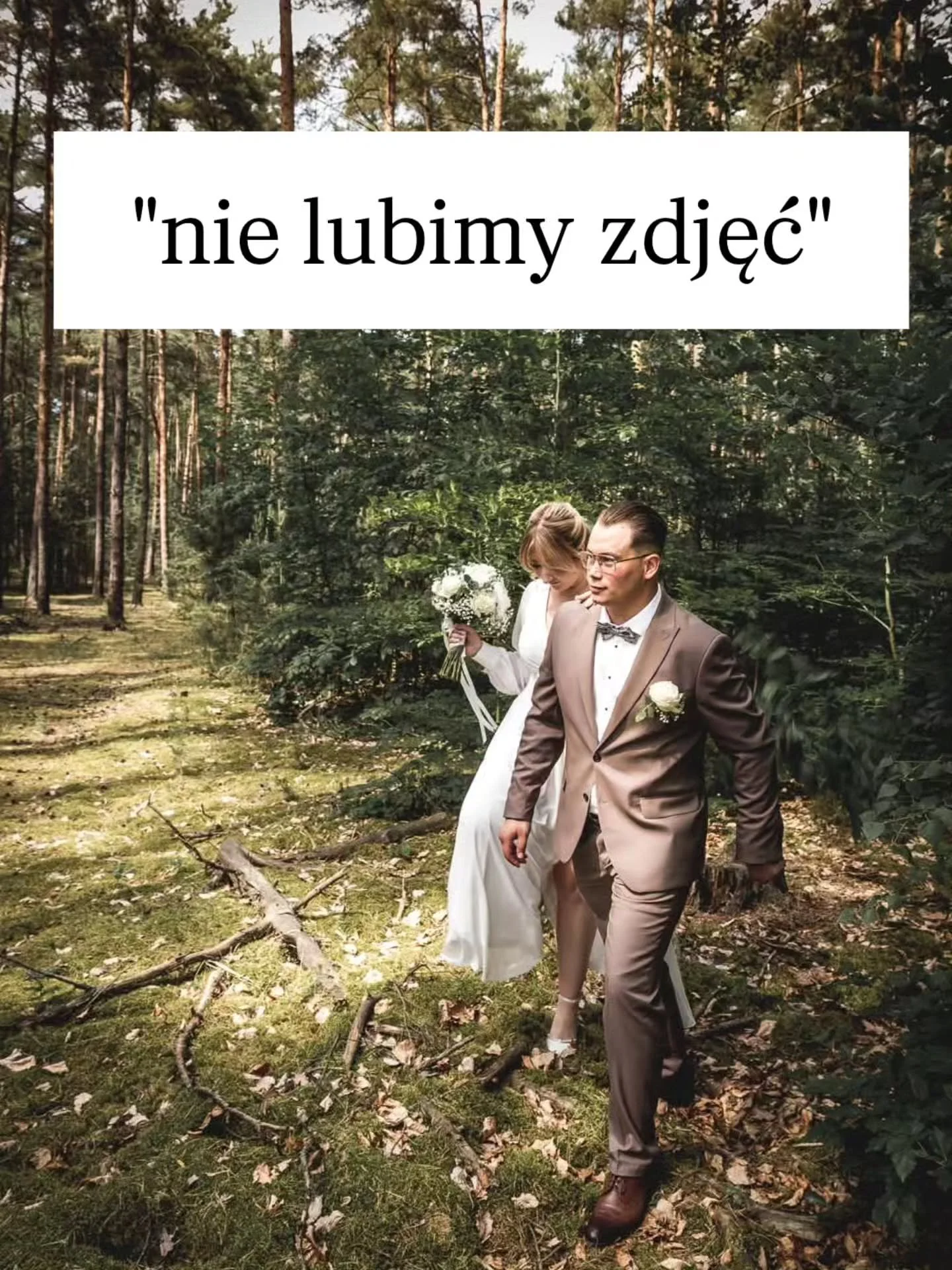 "Bardzo nie lubimy zdjęć.&rdquo;

To były pierwsze słowa, kt&oacute;re usłyszałem od Patrycji i Marcina przed ich ślubem ale także od wielu innych par.

I wiesz co? Uwielbiam takie wyzwania!

Bo moim zadaniem jako fotografa nigdy nie jest zmieni
