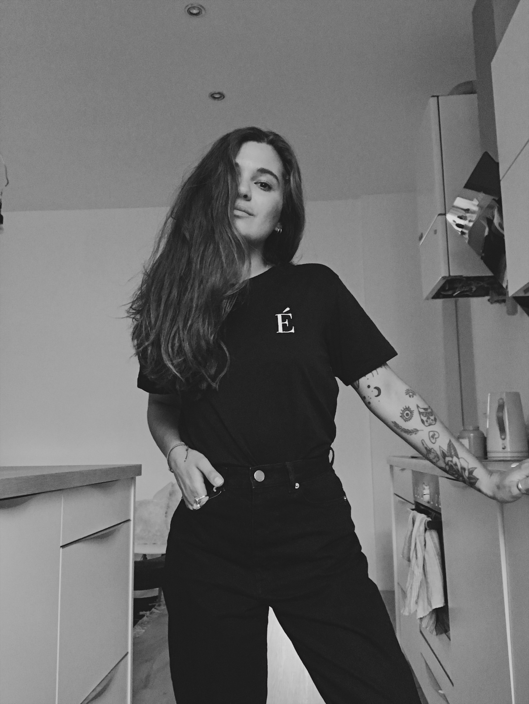 É_Shirt.jpg