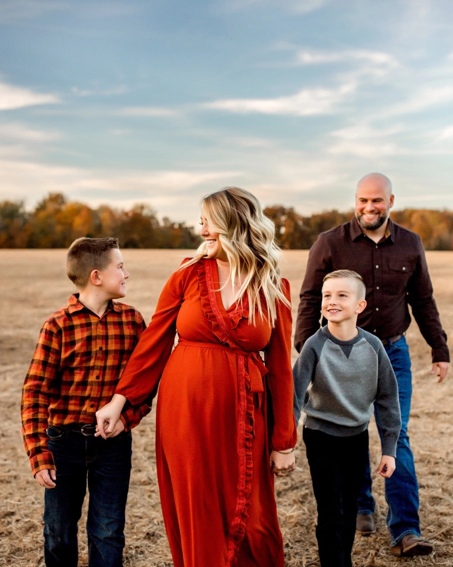 🍂 SET YOUR ALARMS!!!!Fall Session books open at 10am tomorrow! Join my email list or Mini Session VIP FB group to gain early access before I post here!! Both links in my BIO!!