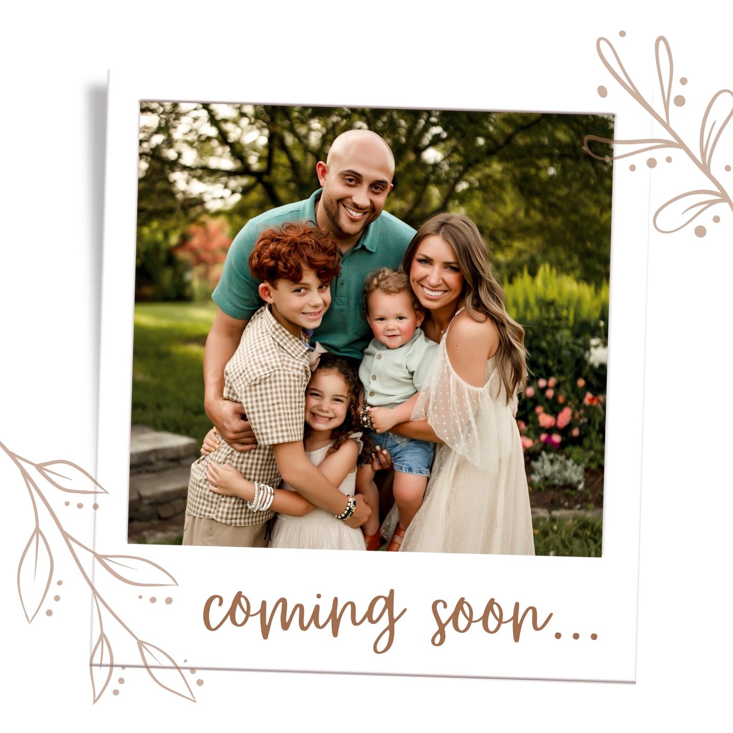 🌿 SPRING SESSIONS are coming!!! I&rsquo;m waiting for confirmation on a few locations but I&rsquo;m so excited for warmer weather &amp; outdoor sessions again! I also have new setups for Spring &amp; Motherhood Sessions in the studio. My FB group wi
