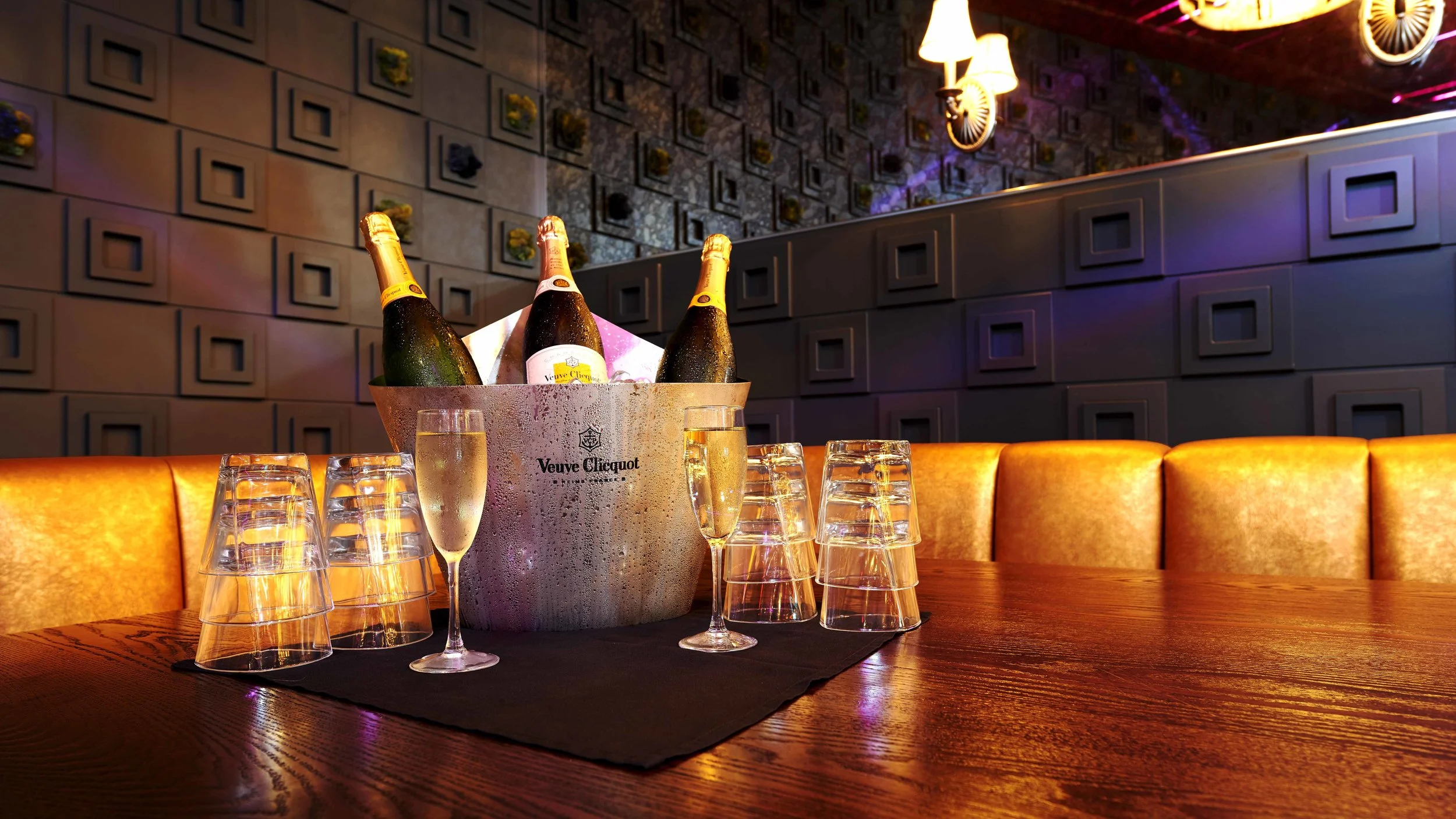 CHAMPAIGN_BEAUTY SHOT_FINAL.jpg