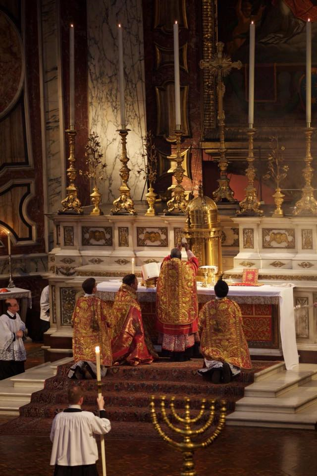 CTL-False-Ideas-about-Ad-Orientem-Celebration.png