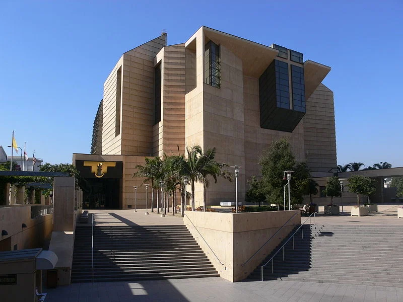 LA_Cathedral_exterior_1.jpg