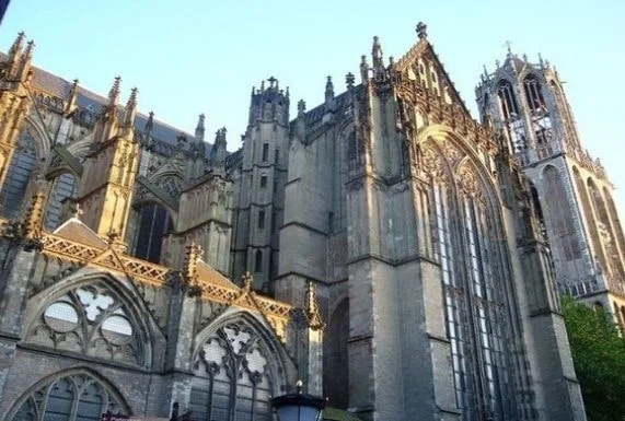 St.MartinsCathedralorDomChurch.jpg