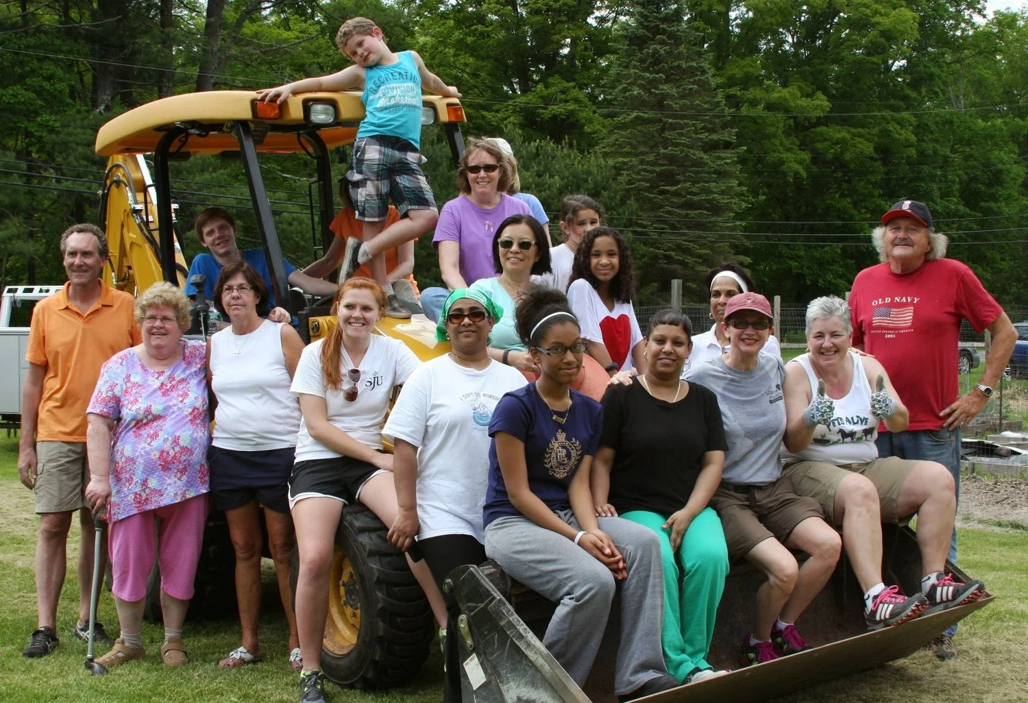 Greenville+Community+Church+-+Planting+a+Community+Garden.jpg