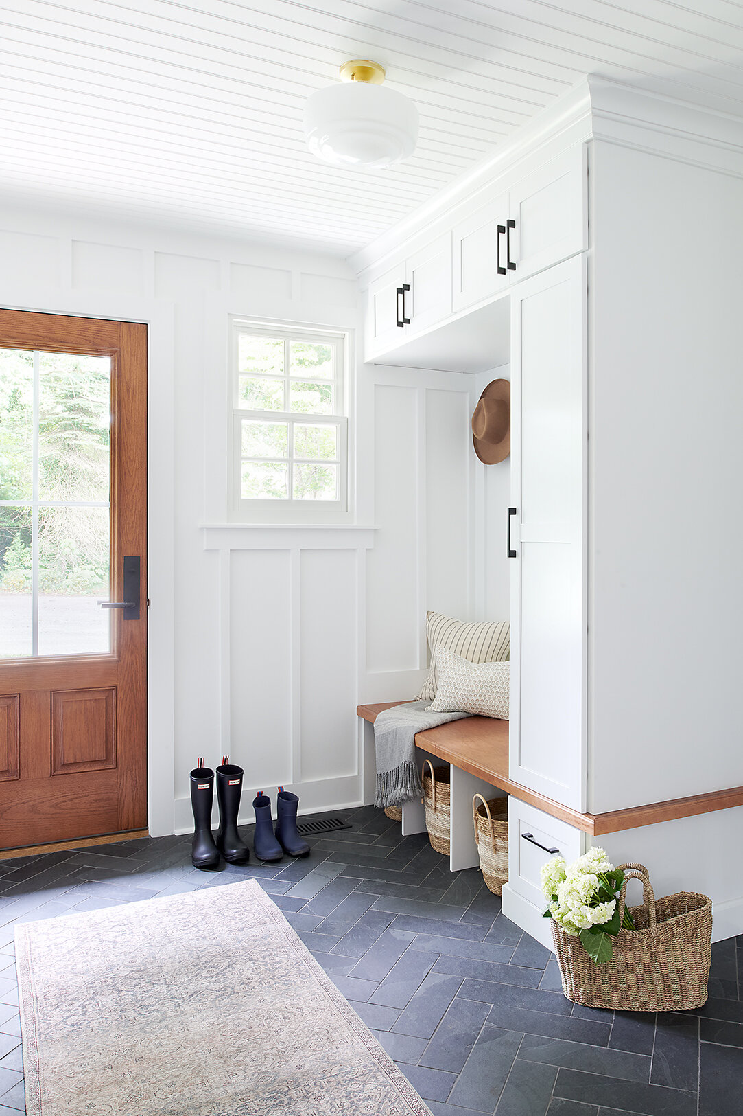 Black and White Mudroom Rug with Black Mudroom Lockers