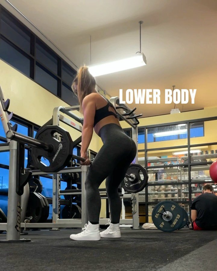 This workout wasn&rsquo;t my strongest or best tbh 😕 And it&rsquo;s been a while since I really wasn&rsquo;t feeling a workout
.
But ya know it happens 🤷&zwj;♀️ and these days remind us that it is always a daily effort and showing up for yourself i