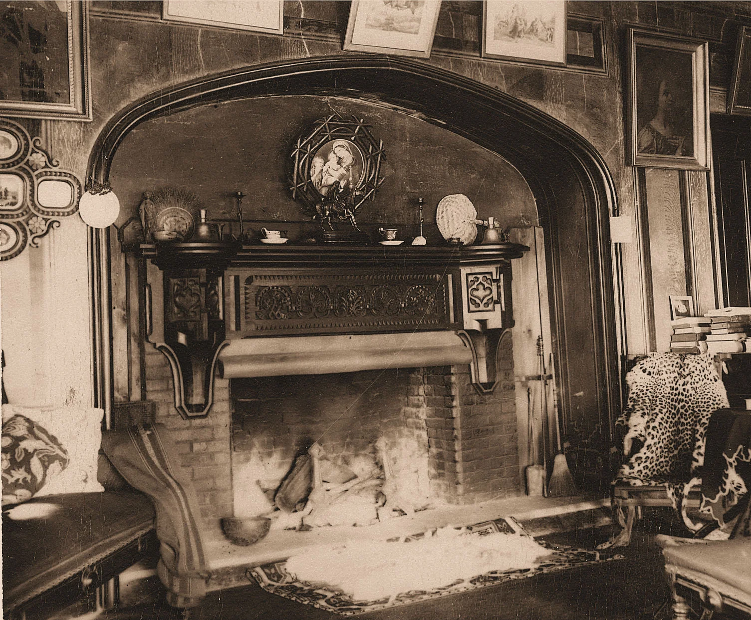 fireplace 3.jpg