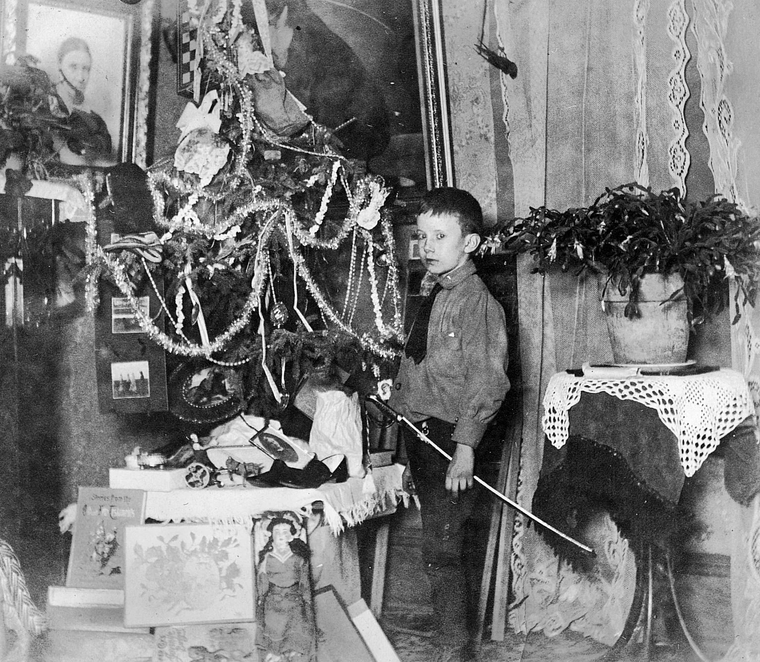 Glen & Christmas tree.jpg