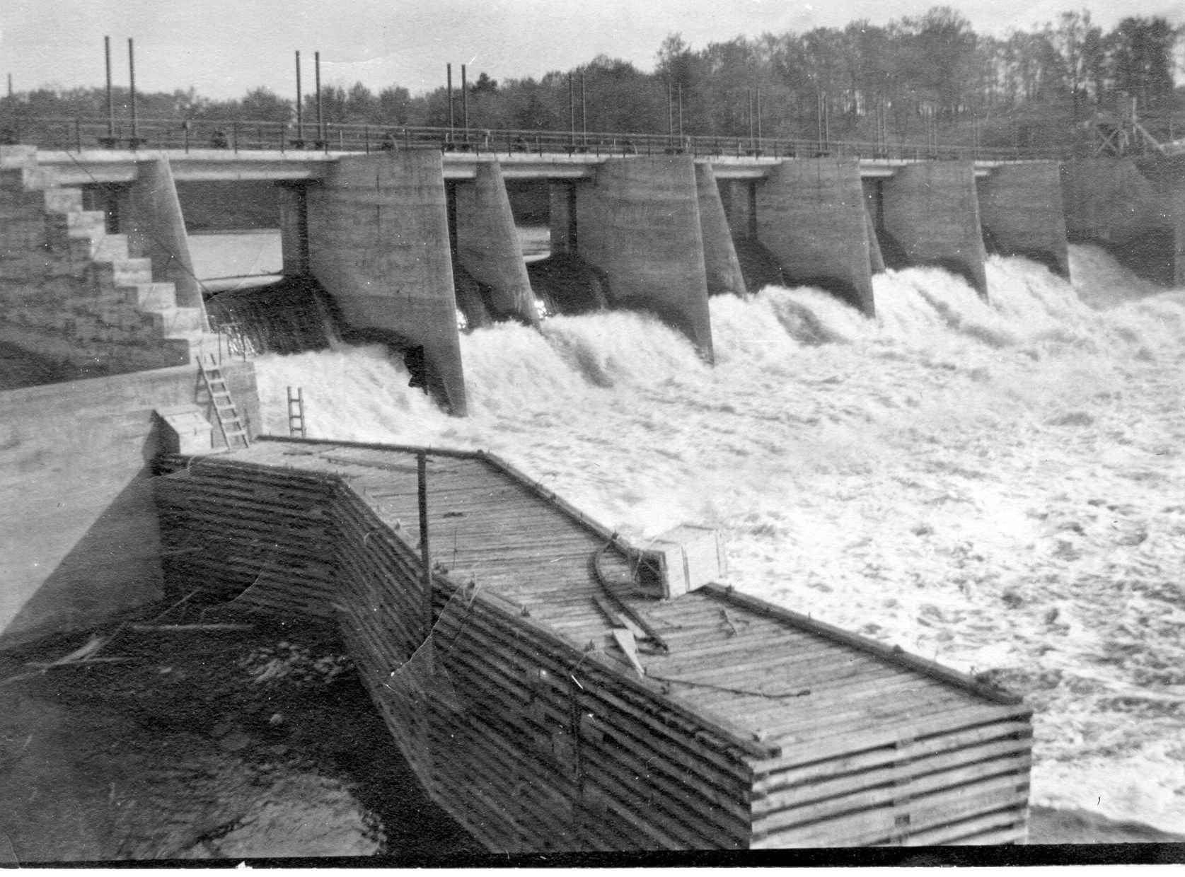 Power Dam 10-1998Q13