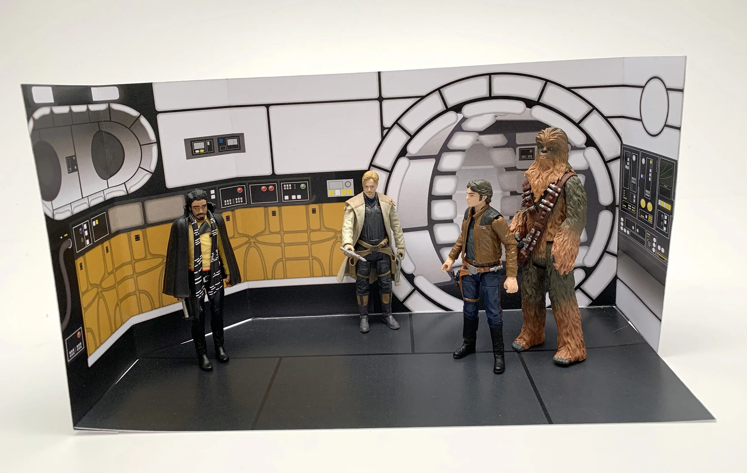 Falcon Lando Front Figures.jpg
