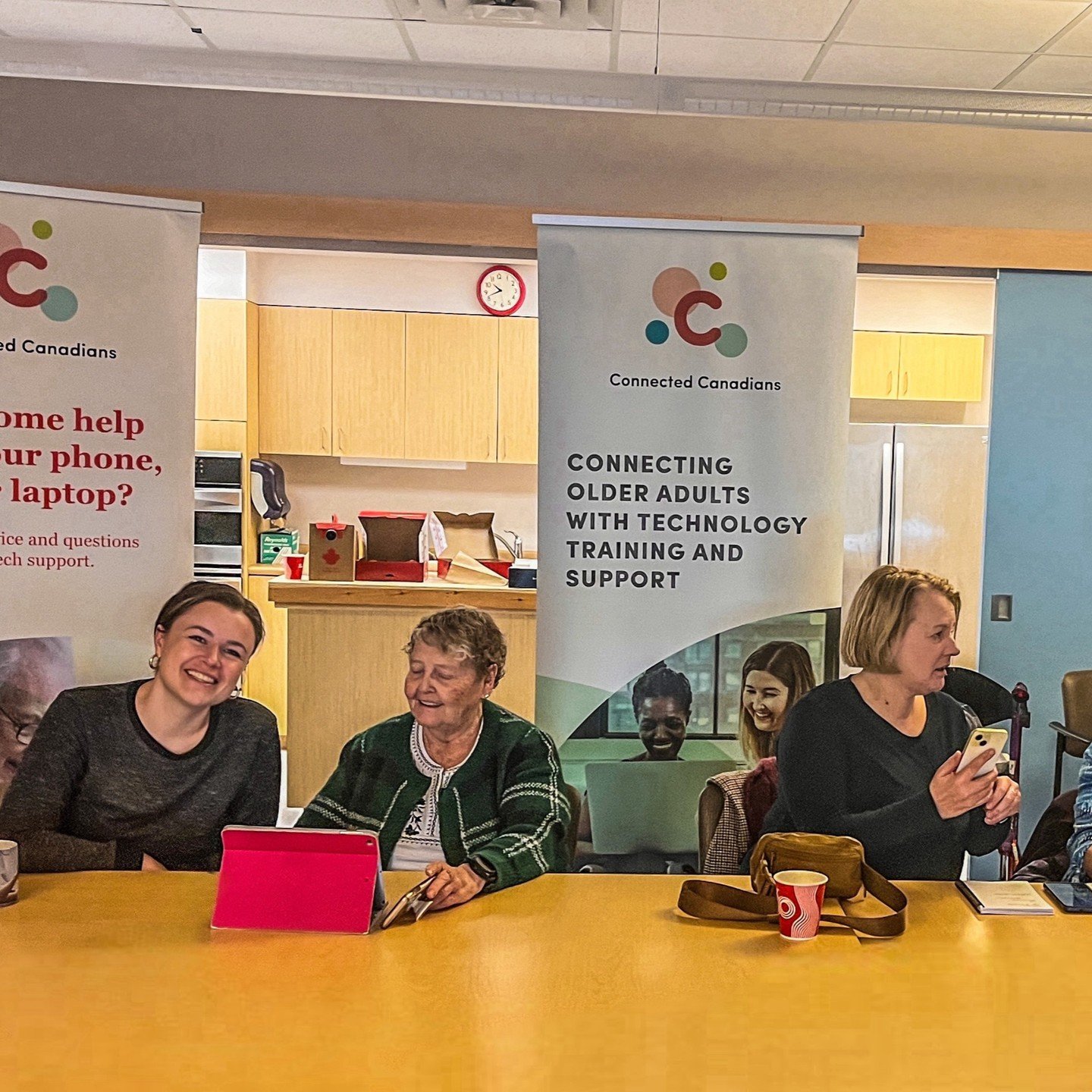 We had an amazing digital literacy workshop at @perleyhealth this month with our fantastic @adobe workplace volunteers! Thanks so much to all of the lovely Adobe team who came out and helped to ensure older Canadians at Perley Health stay connected, 