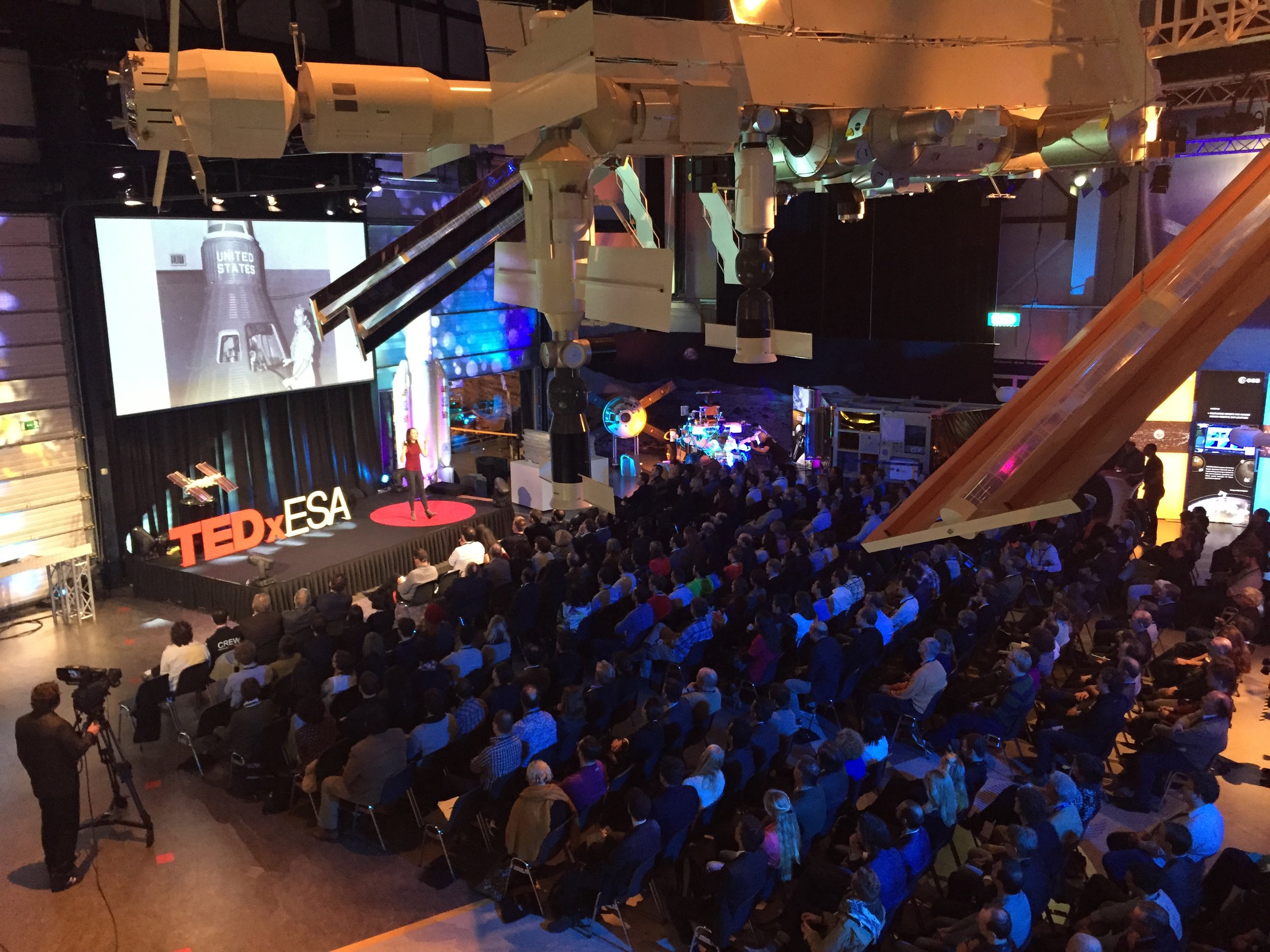    Helen Keen on stage at the European Space Research and Technology Centre, for the  European Space Agency' s TEDx event,&nbsp;&nbsp;Noordwijk, The Netherlands. Photo credit Genevieve Porter/ESA   