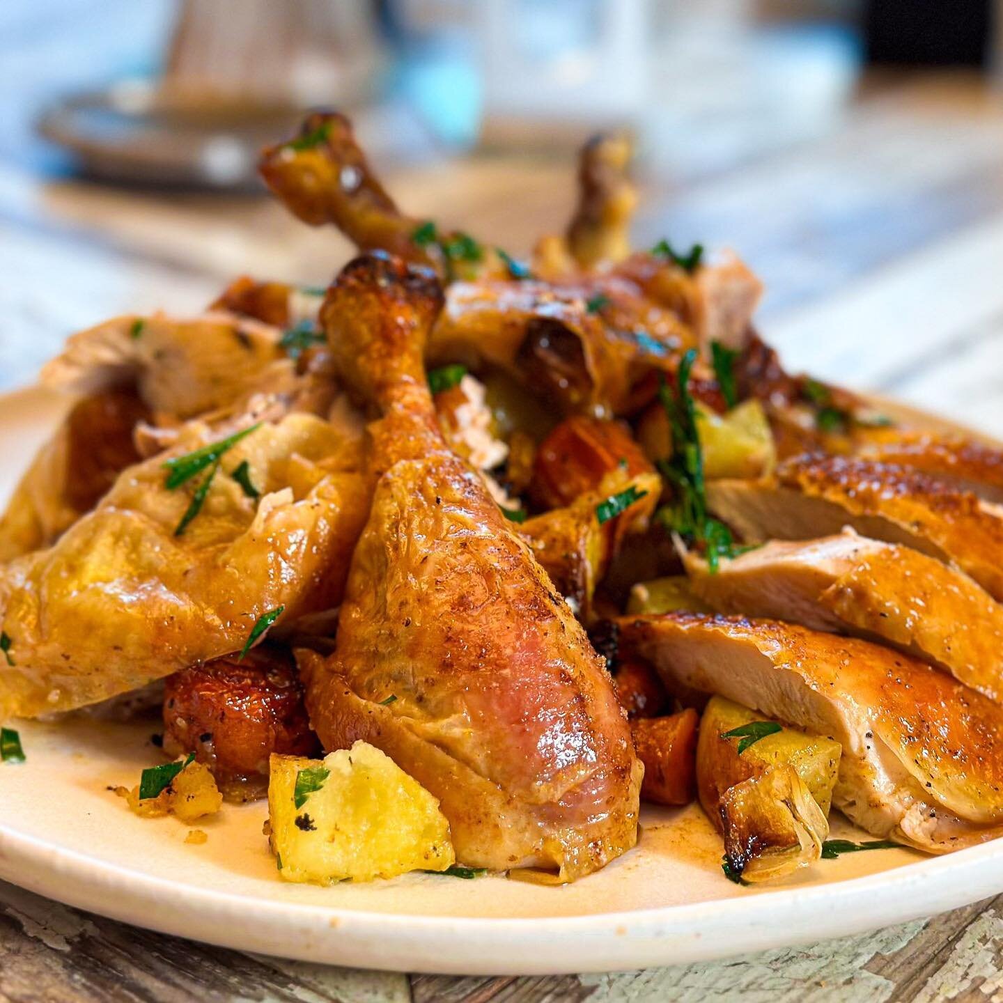 Perfect roast chicken anyone? How about 3 meals out of one bird? In Chef Paul Reilly&rsquo;s newest class, this is exactly what he will show you. We used pasture-raised birds from our friends at @cooksventure Get all of the details via the link in my