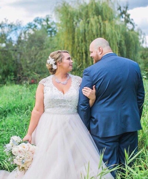 nwglw-curvy-bride-pnw-meadow.jpg