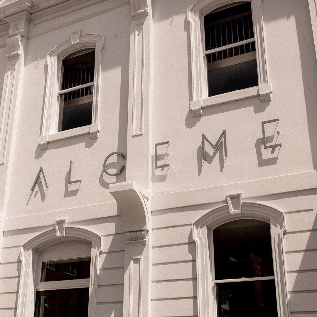 Looking for a quick escape from the office? ⠀⠀⠀⠀⠀⠀⠀⠀⠀
Alceme is located in the heart of the CBD and is the perfect spot to relax and recharge on your lunch break. ⠀⠀⠀⠀⠀⠀⠀⠀⠀
With lunchtime classes every weekday, join us for a 45 minute class and your 