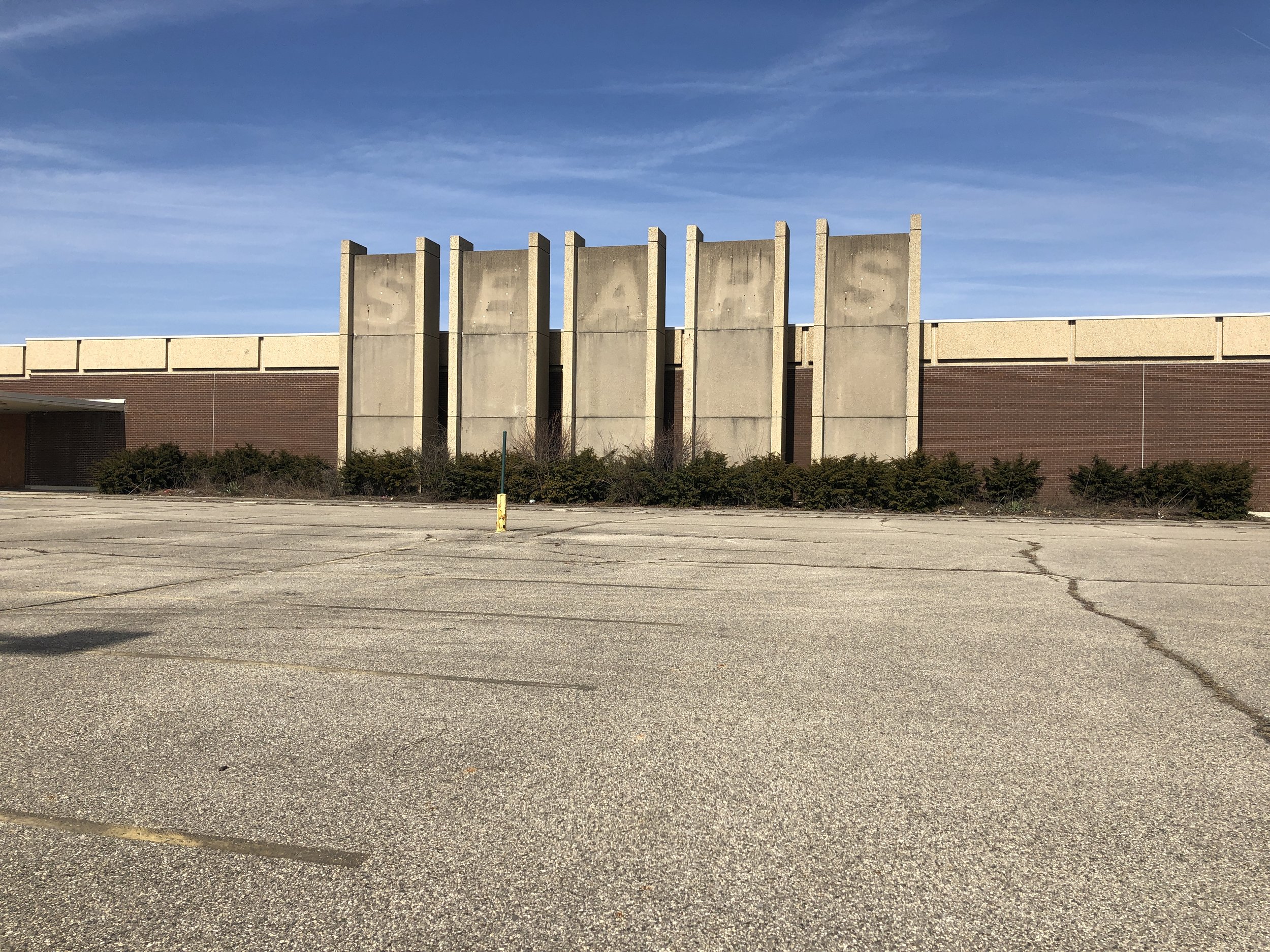 The former Salem Mall Sears building.