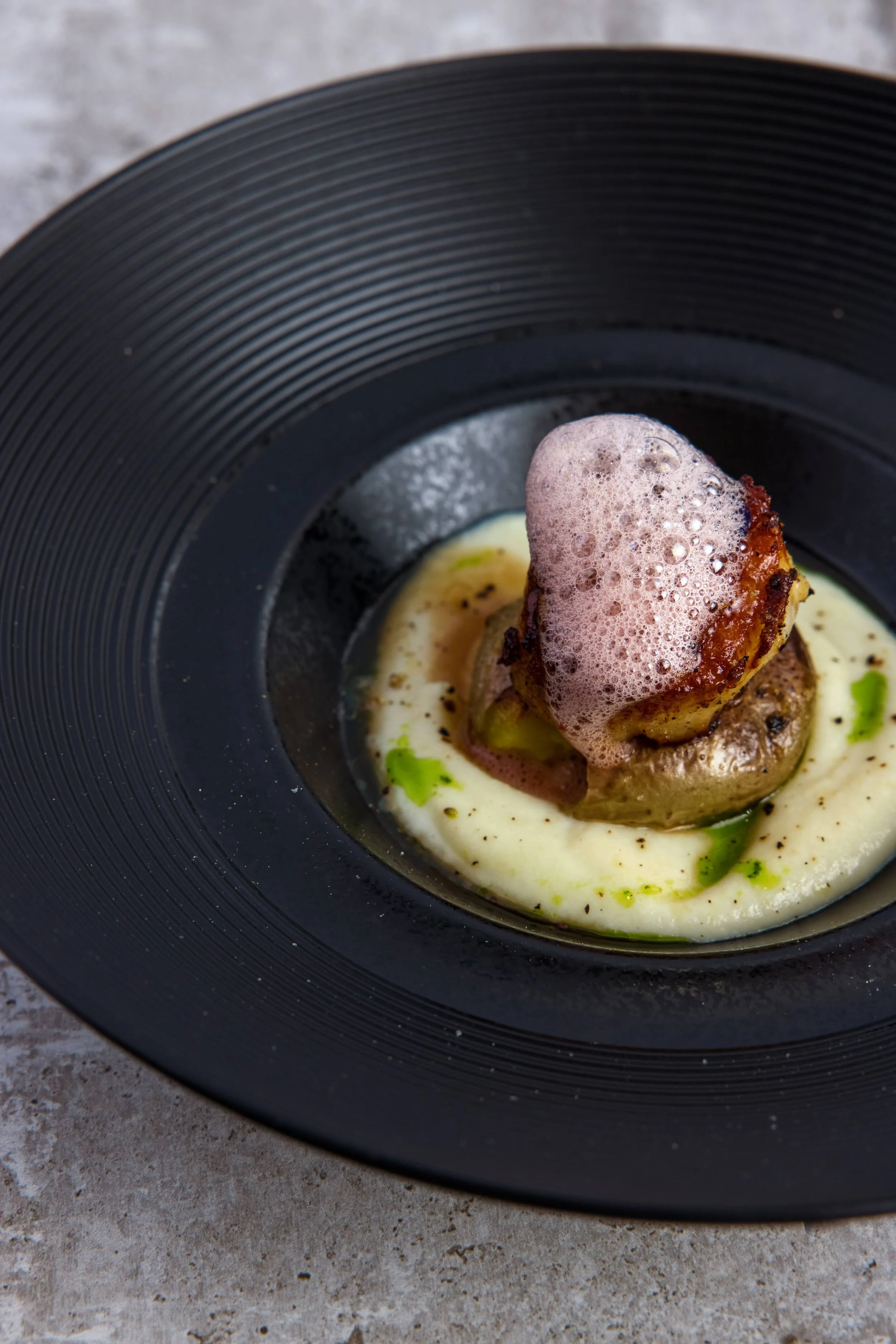 Seared Scallops with Cauliflower Puree