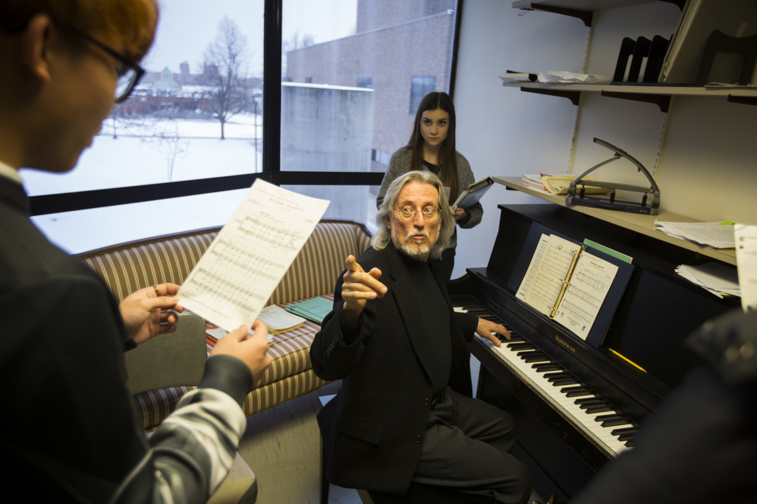  Undergraduage Choir Class in Music with Dr. Harold Rosenbaum in Baird Hall 